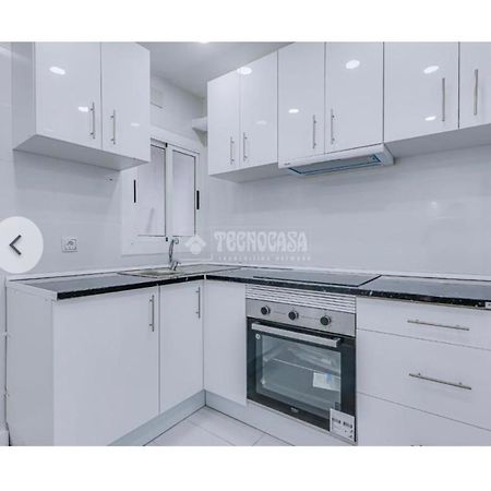 Queen Apartments Santa Coloma de Gramenet Екстер'єр фото