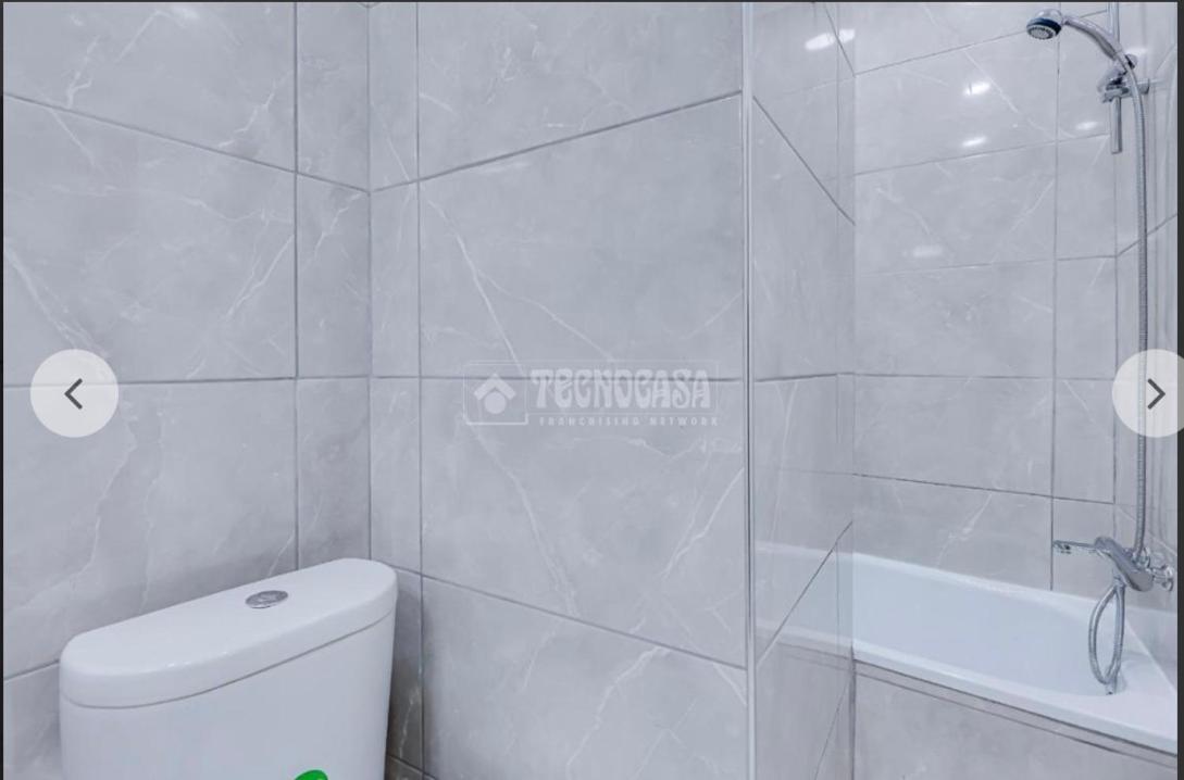 Queen Apartments Santa Coloma de Gramenet Екстер'єр фото