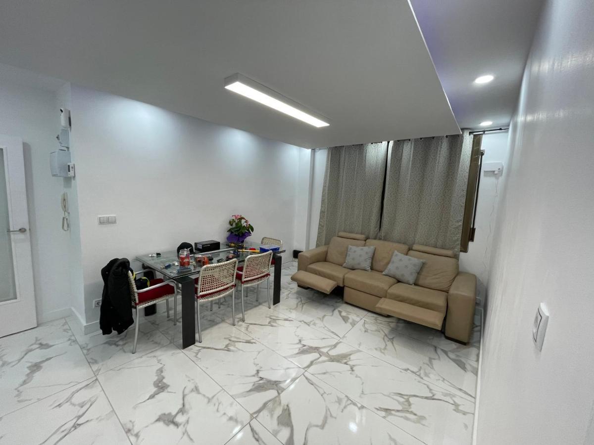 Queen Apartments Santa Coloma de Gramenet Екстер'єр фото